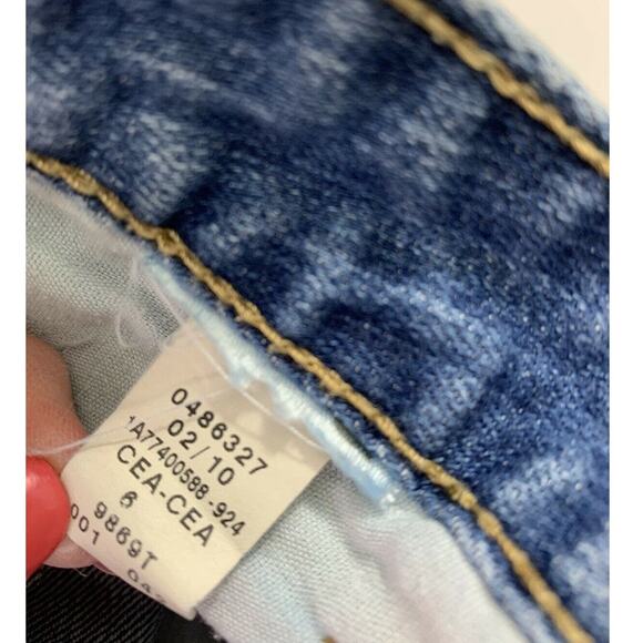 Tommy Hilfiger Jean Shorts Woman Size 6 Bermuda Cut Offs Denim Raw Hem Roll Up - Picture 7 of 7